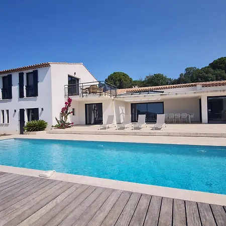 Climatisée 6 Pièces Avec Piscine Privée, 5 Chambres, Domaine De La Nartelle - Fr-1-780-67 *