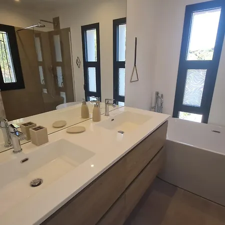 Climatisée 6 Pièces Avec Piscine Privée, 5 Chambres, Domaine De La Nartelle - Fr-1-780-67