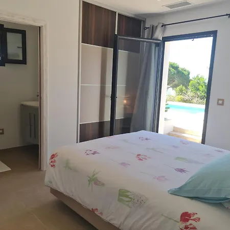 Climatisée 6 Pièces Avec Piscine Privée, 5 Chambres, Domaine De La Nartelle - Fr-1-780-67 *